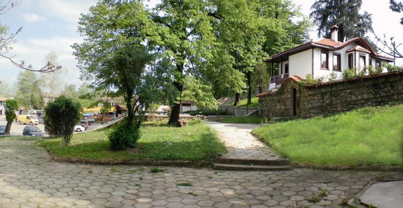 Гостоприемница Георги Kalofer Exterior foto