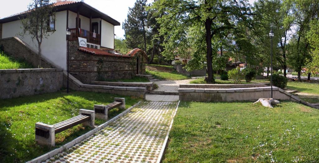 Гостоприемница Георги Kalofer Exterior foto